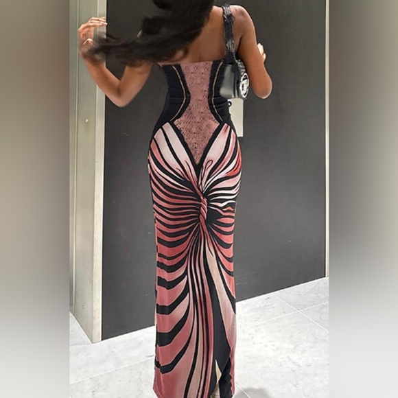 IYKYK MAXI DRESS! - Picture 2 of 4